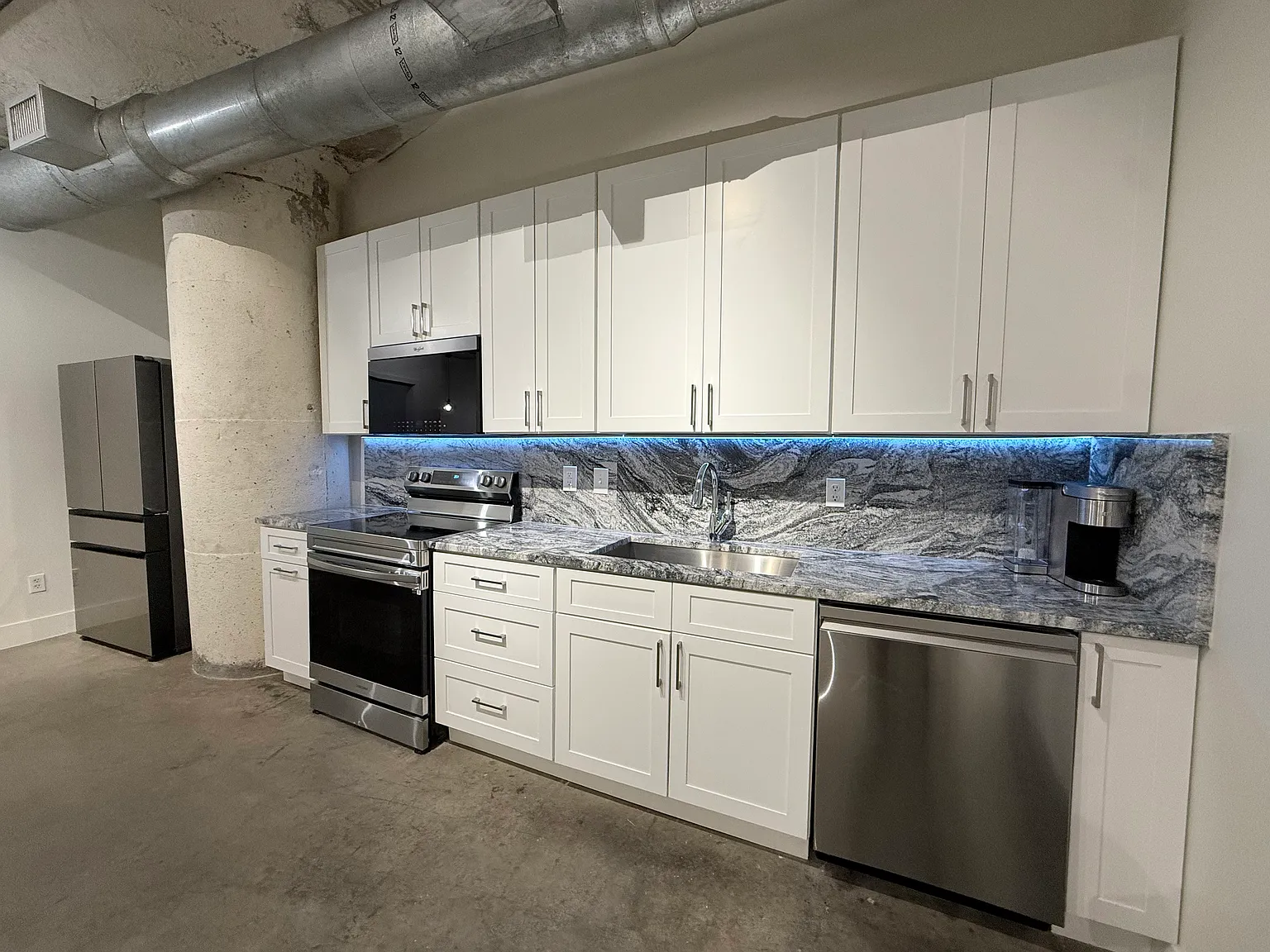 2 bed, 840 sqft, $1,900 — Photo 4