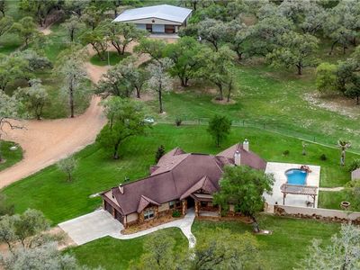 237 County Road 415, Yoakum, TX, 77995