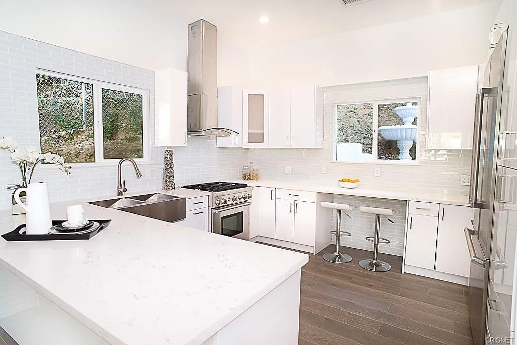 3 bed, 1625 sqft, $6,000 — Photo 4
