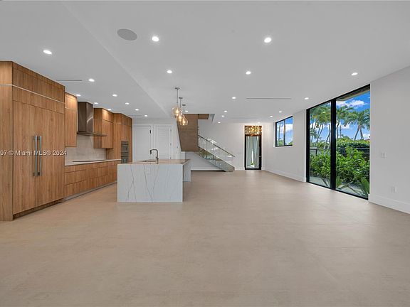 5th image of 8821 S West 56th St