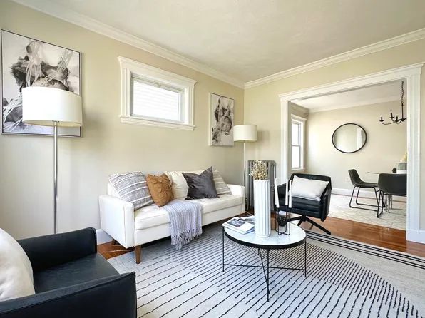 46 Lyon St APT 3, Dorchester, MA 02122