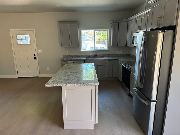 1702 N Funston Ave — Photo 6