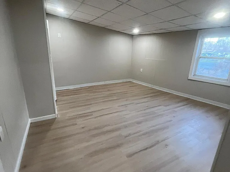 485 Lakeside Ave #2R — Photo 2