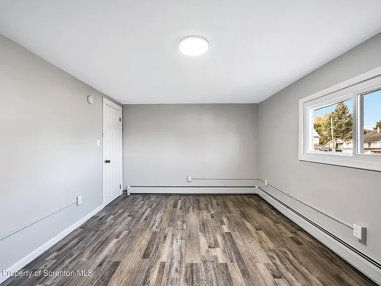 333 Oak St #1/2 — Photo 7