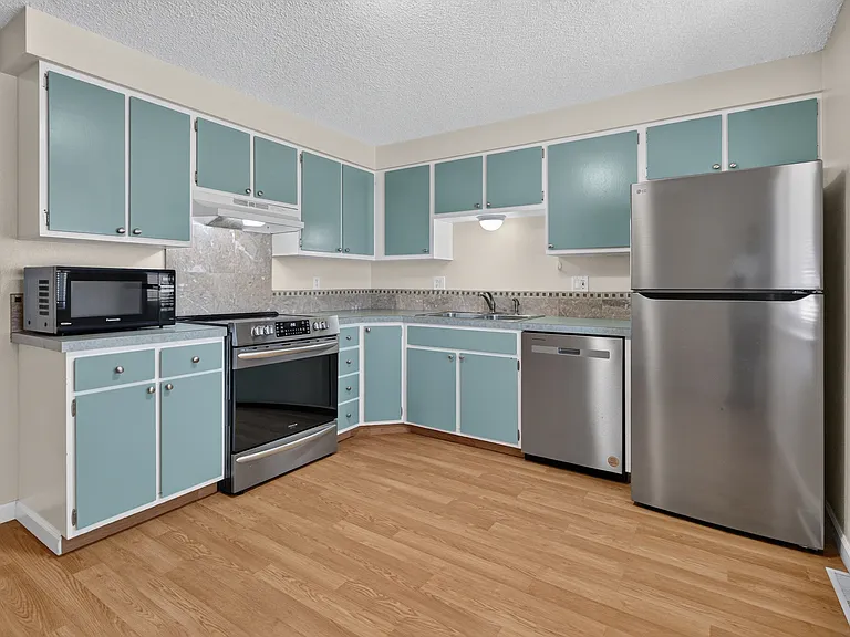 1434 Hover St #2 — Photo 7