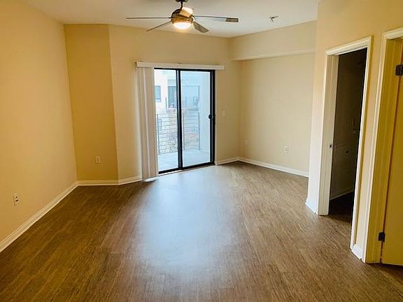 4th image of 5601 Wilshire Blvd #538