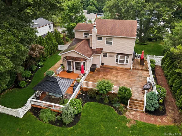 36 Champlin Street, Ronkonkoma, NY 11779