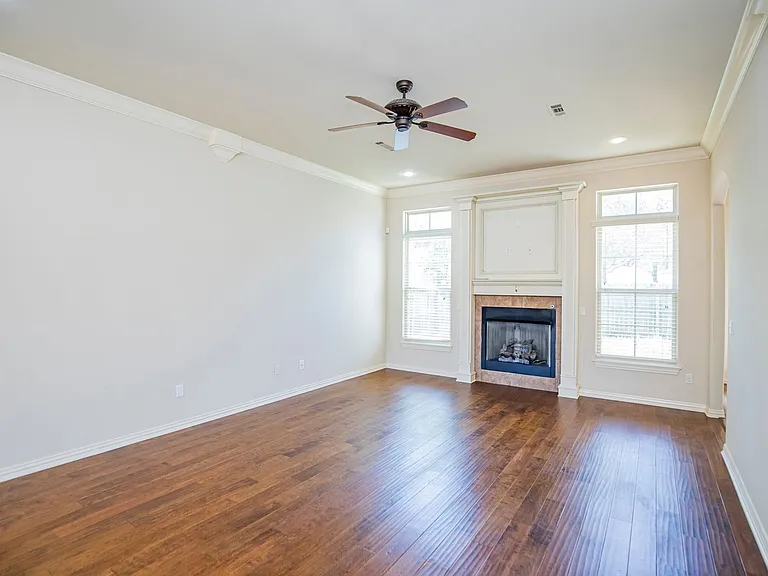 5319 Stockton Ave — Photo 5
