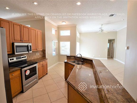 4th image of 10240 NW 52nd St