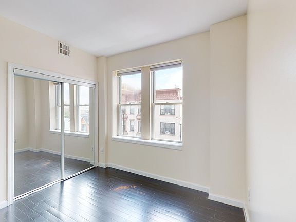 4th image of 52 Orchard St APT 8