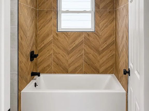 2nd image of 352 Bergen St #B