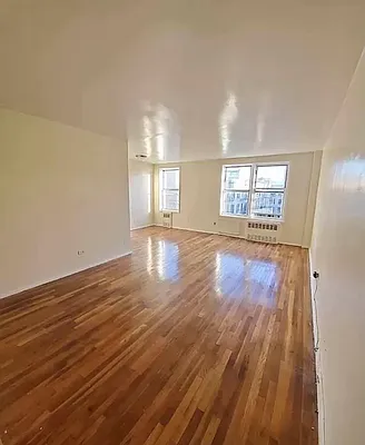 Rented by Smart NY Realty LLC | media 9