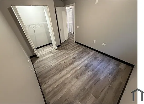 428 W Normal Pkwy — Photo 2