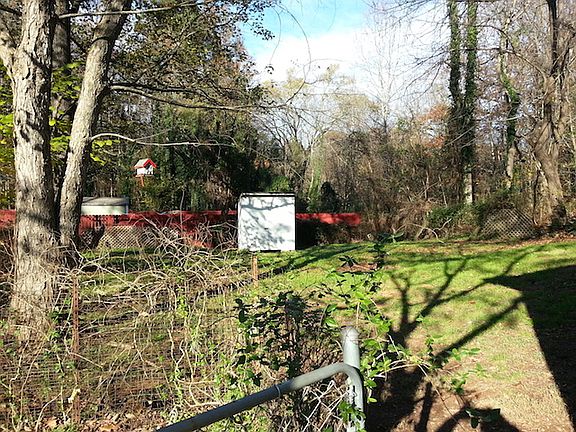 2nd image of 4011 Durham Ln