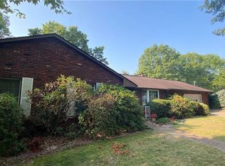 350 Holly Ln, New Kensington, PA