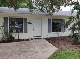 585 106th Ave N, Naples, FL 34108