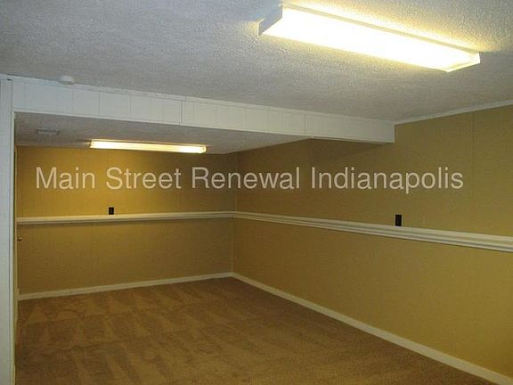 5th image of 616 N Woodlark Dr