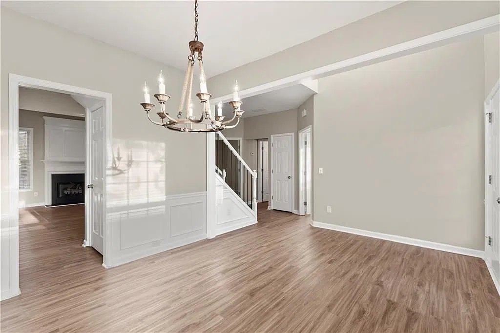 4 bed, 3.0 bath, 2464 sqft, $2,850 — Photo 4