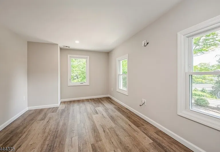 1225 Sussex Tpke — Photo 32