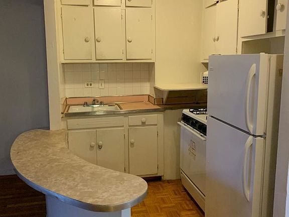 3rd image of 330 E 19th St #3I