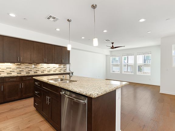 3rd image of 373 Juniper Ave