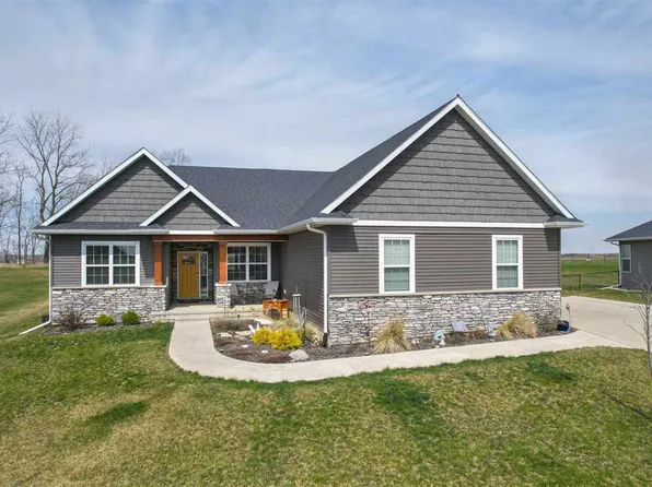 1803 Green Oak Pass, Tiffin, IA 52340
