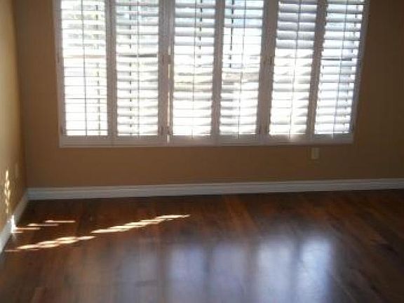 2nd image of 10590 Lakeside Dr N