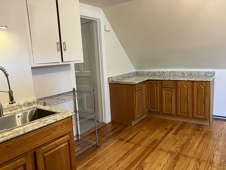 28 Pomona Pl #2 — Photo 21