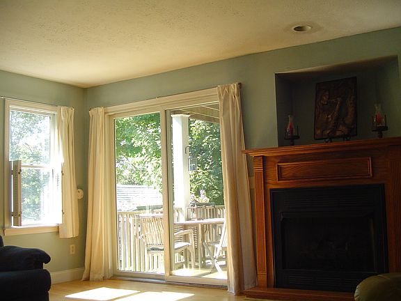 LR with gas fireplace