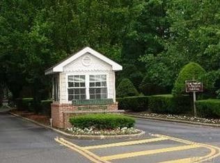 64 Strathmore Gate Dr, Stony Brook, NY 11790