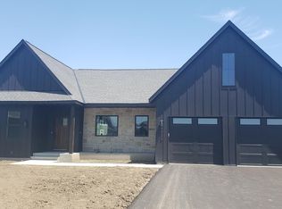 4030 Savanna Ct, Chaska, MN 55318