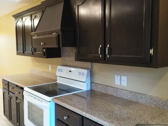 3rd image of 2330 Peridot St