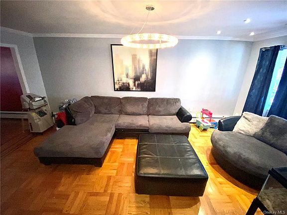 4th image of 1486 Needham Ave