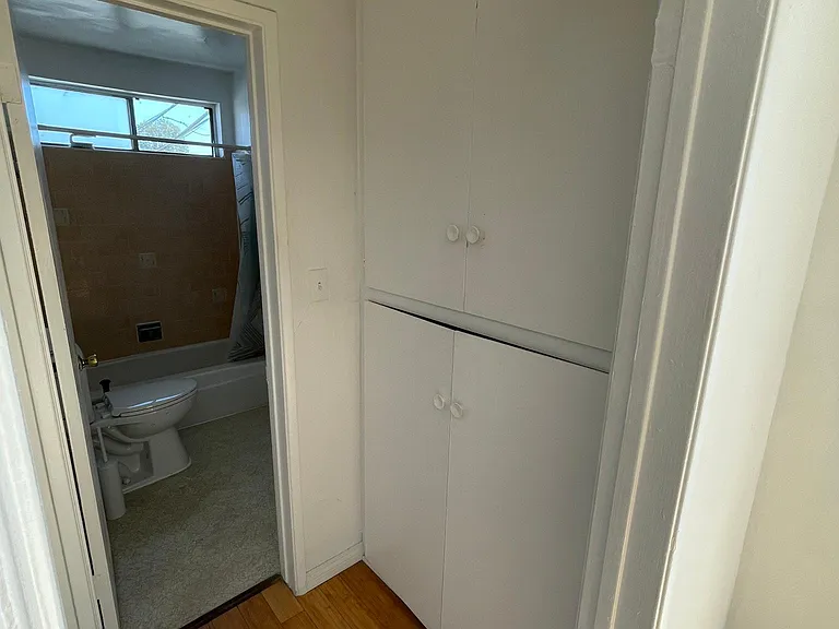 2122 Ocean Park Blvd #7 — Photo 8