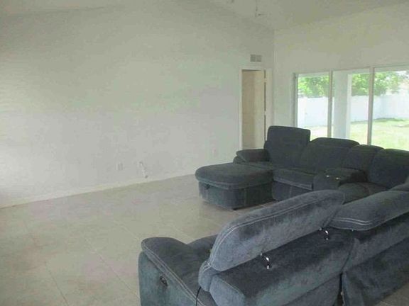 Additional Living Room