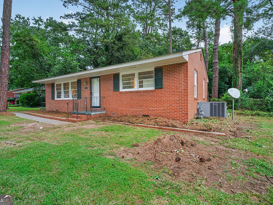 1st image of 2557 Delano Dr