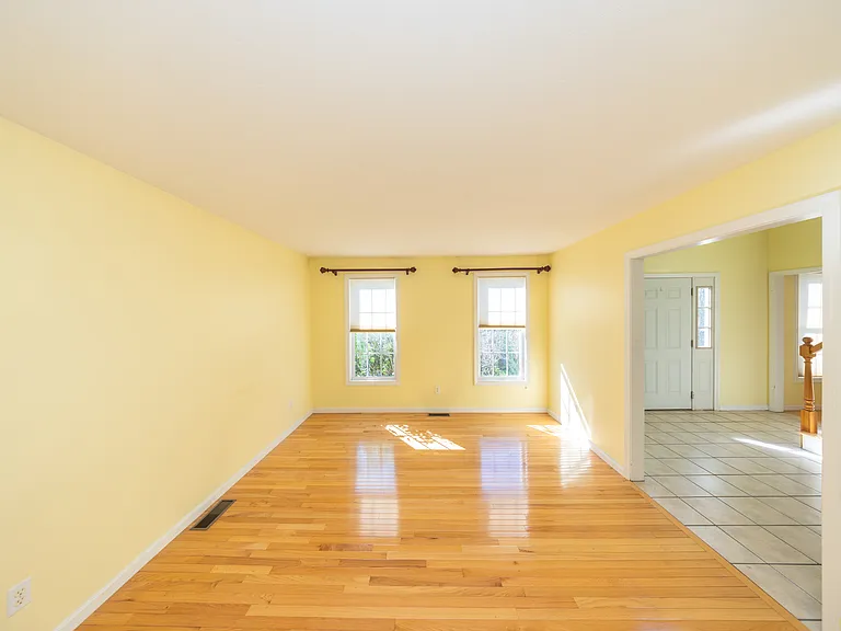 469 Walnut St — Photo 15