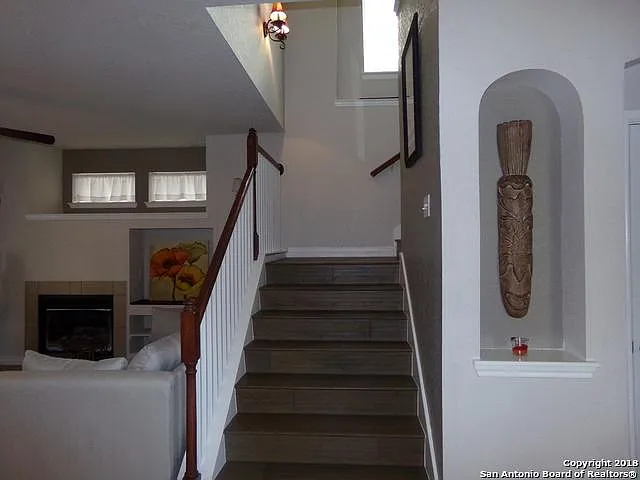 1231 Whitby Tower — Photo 3