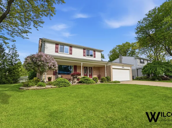 37944 Santa Anna St, Clinton Township, MI 48036
