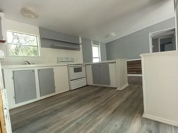 3rd image of 1260 Richie Dr