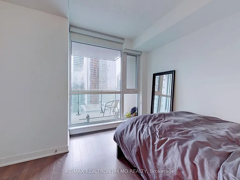 199 Richmond St W #2105 — Photo 19