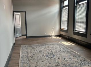 30 6th St #9, Bristol, TN 37620