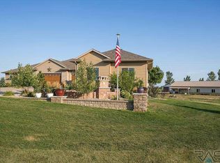 47283 275th St, Harrisburg, SD 57032