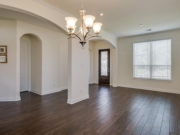 5th image of 9015 Chalcott Ct