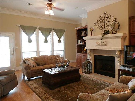 3rd image of 1636 N Woodland Forrest Dr