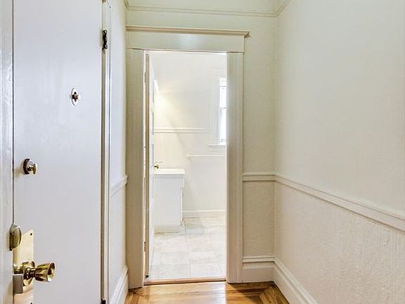 4th image of 3400 Sacramento St APT 8