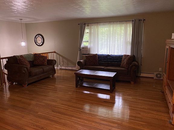5th image of 205 Scenic Dr