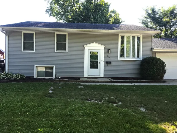 709 Parkside Cir, Streamwood, IL 60107