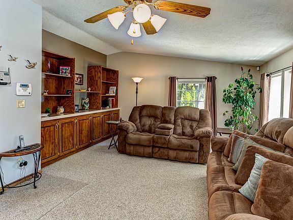 3rd image of 1441 Marine Dr