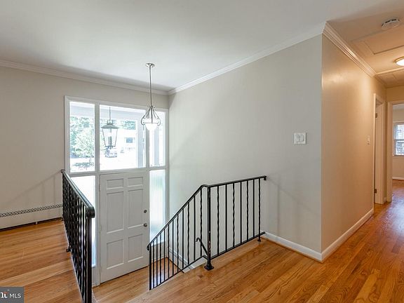 3rd image of 4207 Robertson Blvd